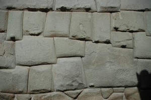 12-sided-stone-in-cusco-2